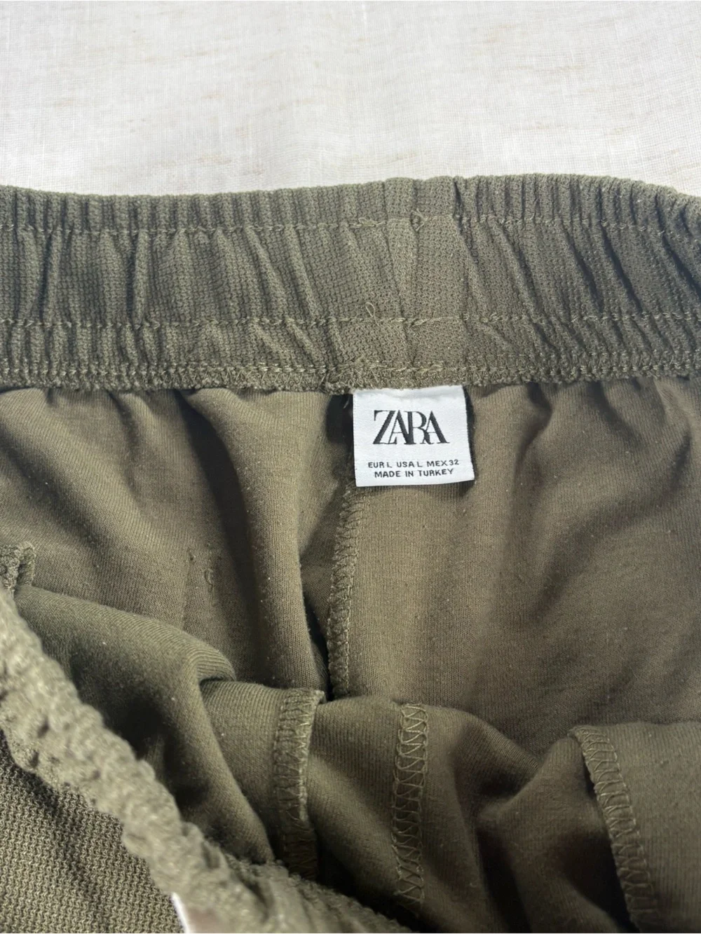 Zara Men's Olive Drawstring Casual Shorts